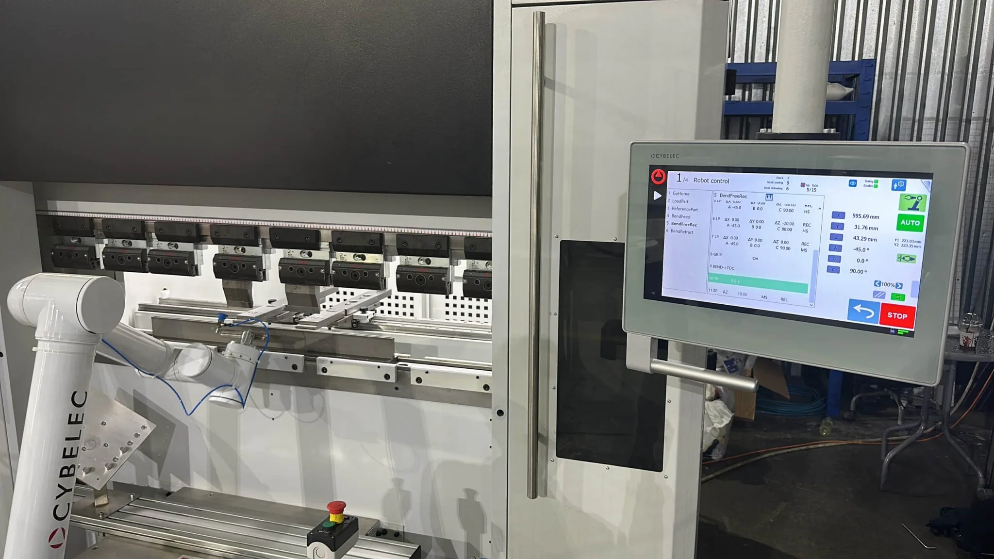 CYBELEC-equipped press brake and automation cell