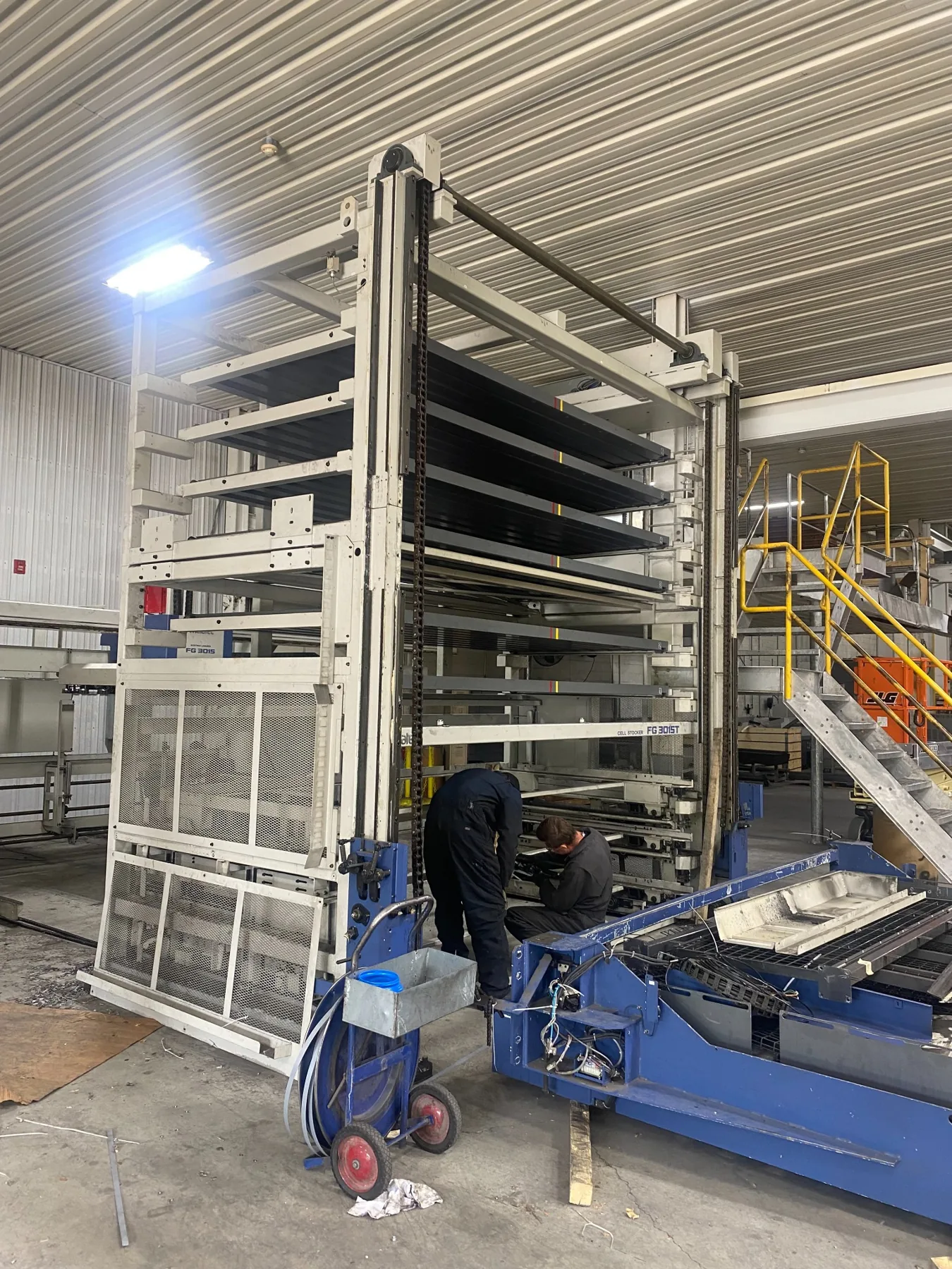 Automated material handling system for equipment training